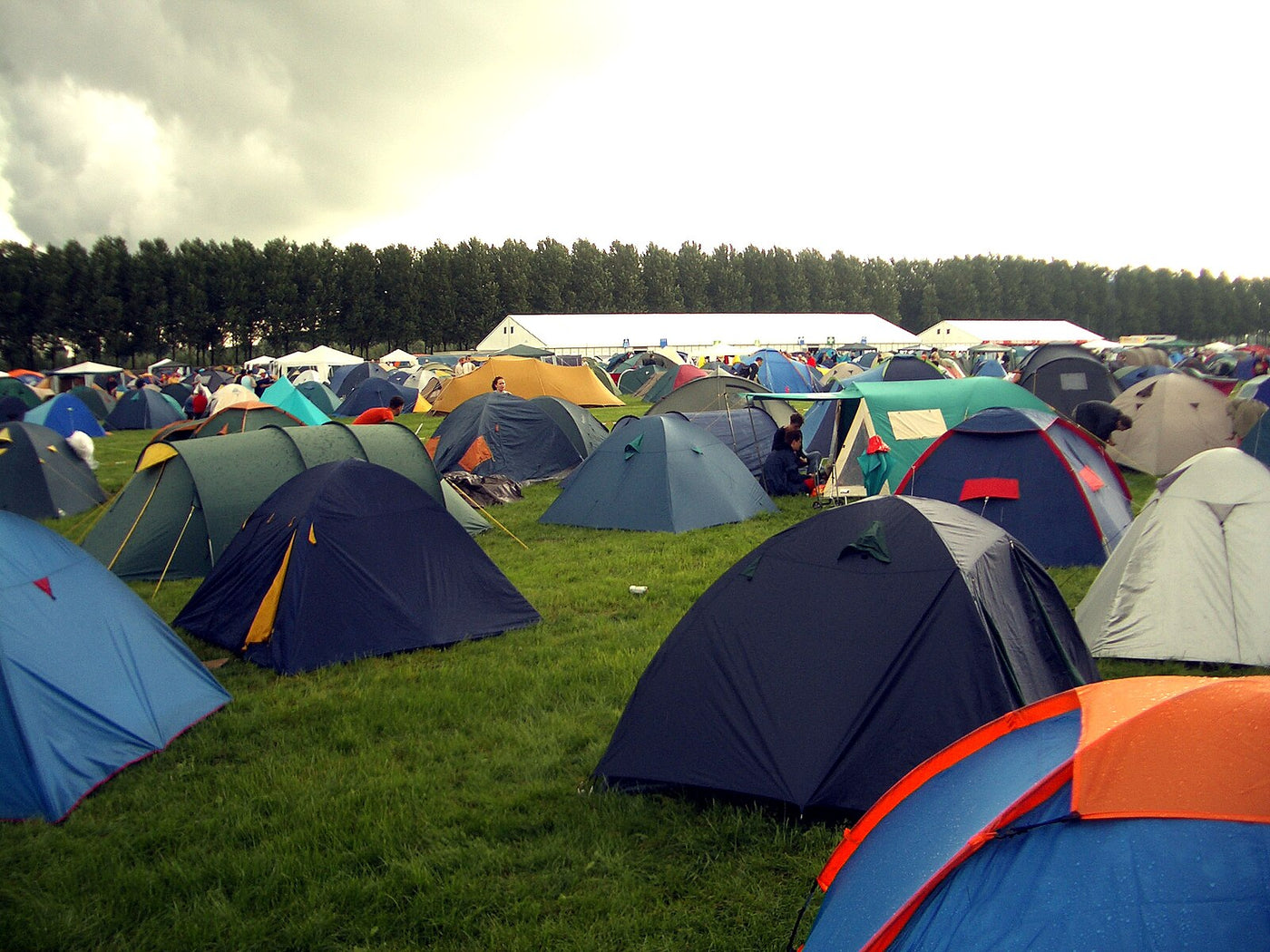 Lowlands Packing List: What to Bring for a Dry Tent and a Good Night’s Sleep